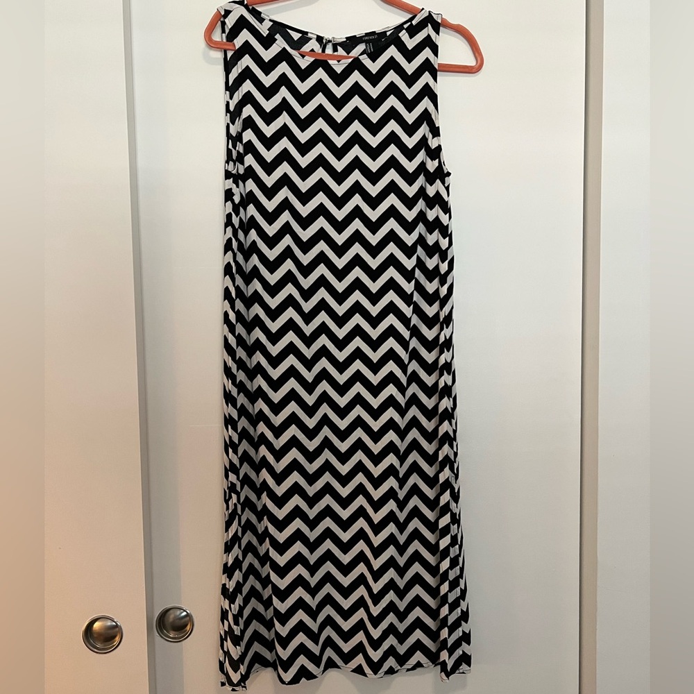 Forever 21 Chevron Black and White Sleeveless Dress